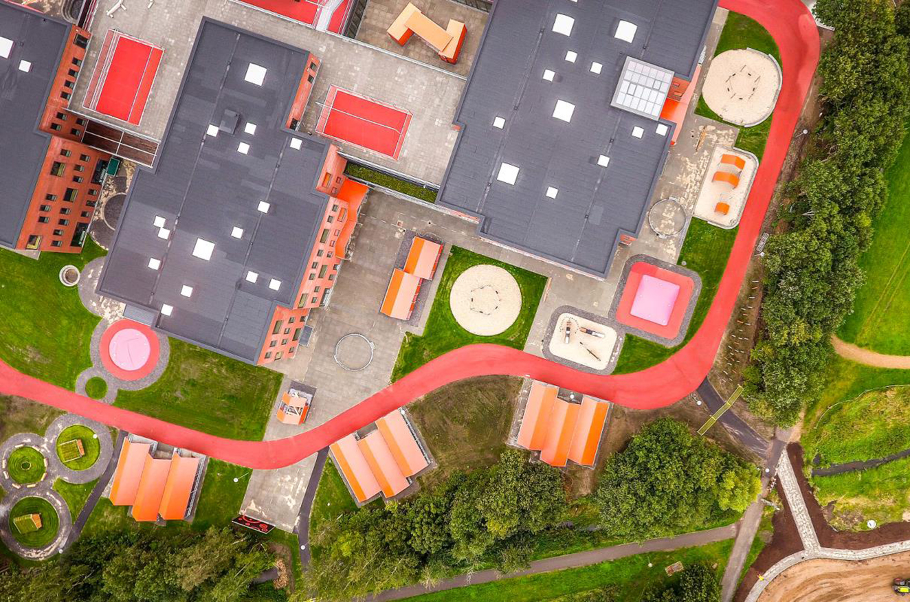 01-lindbjergskolen-skolebyggeri-luftfoto.jpg