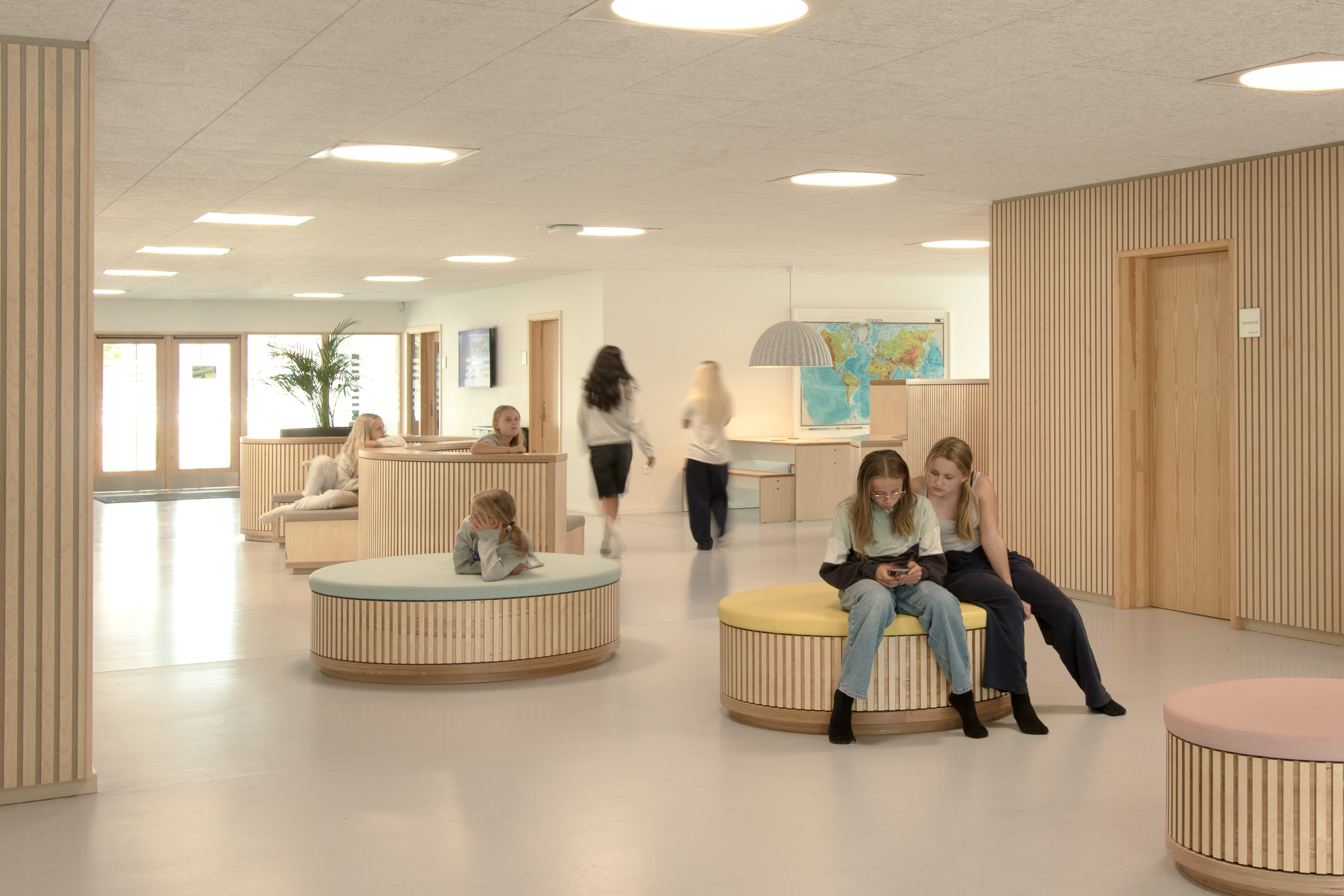 02-funder-kraglund-skole-interiør-02.jpg